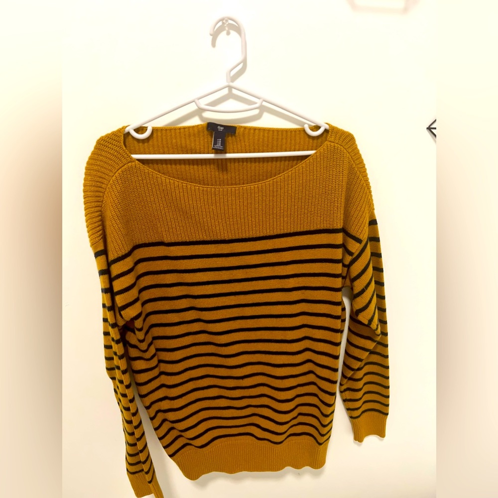 Gap Sweater (Never Worn)